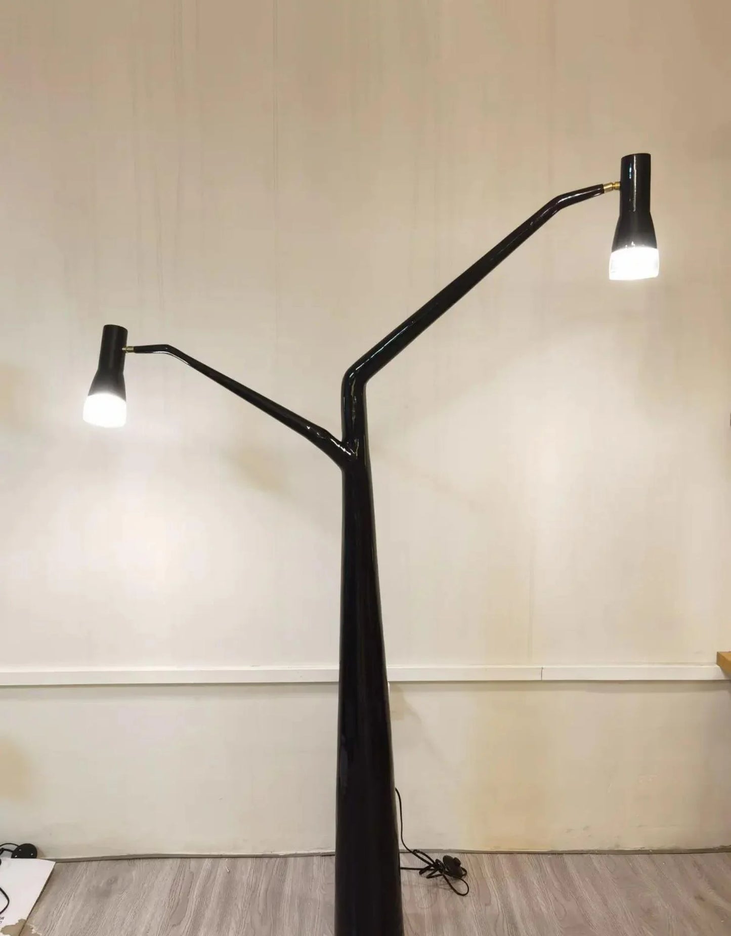 Lámpara de Pie Escultura con Forma de Árbol
