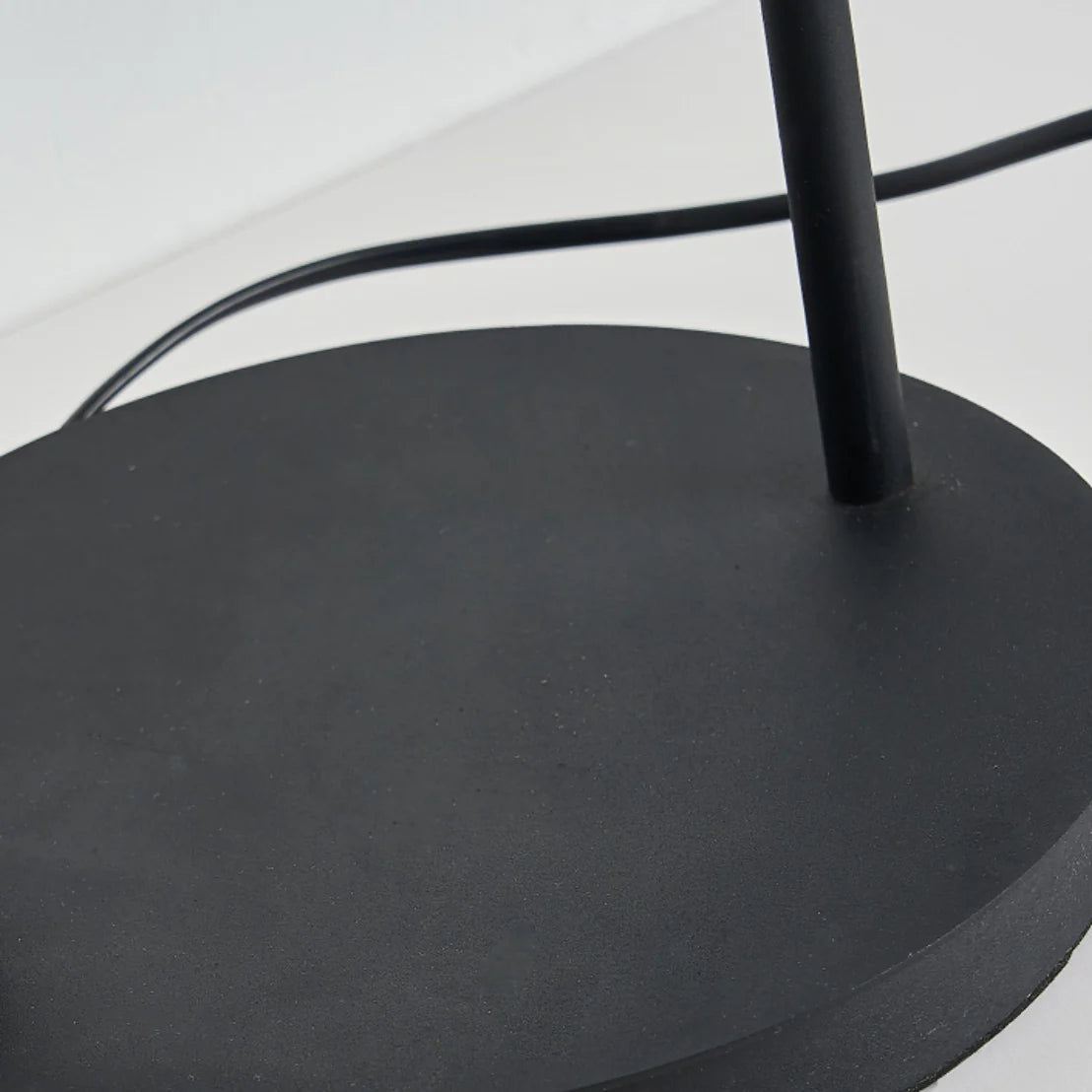 Lámpara de mesa Alabaster Tribeca negra