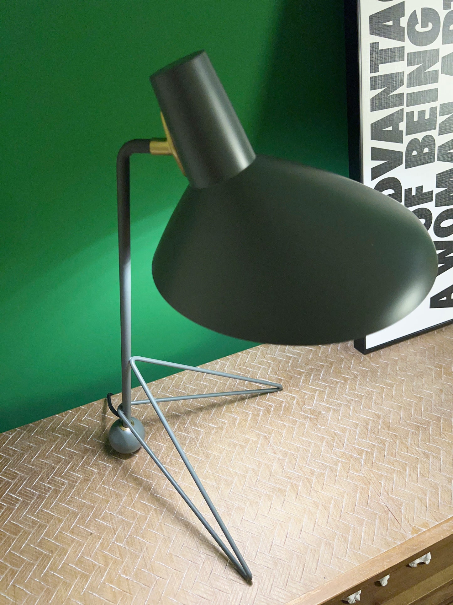 Lámpara de mesa sencilla HM9 Tripod