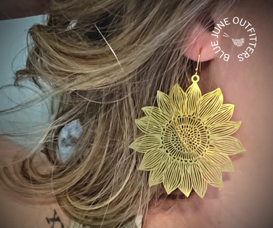 Pendientes de girasol bohemio llamativos