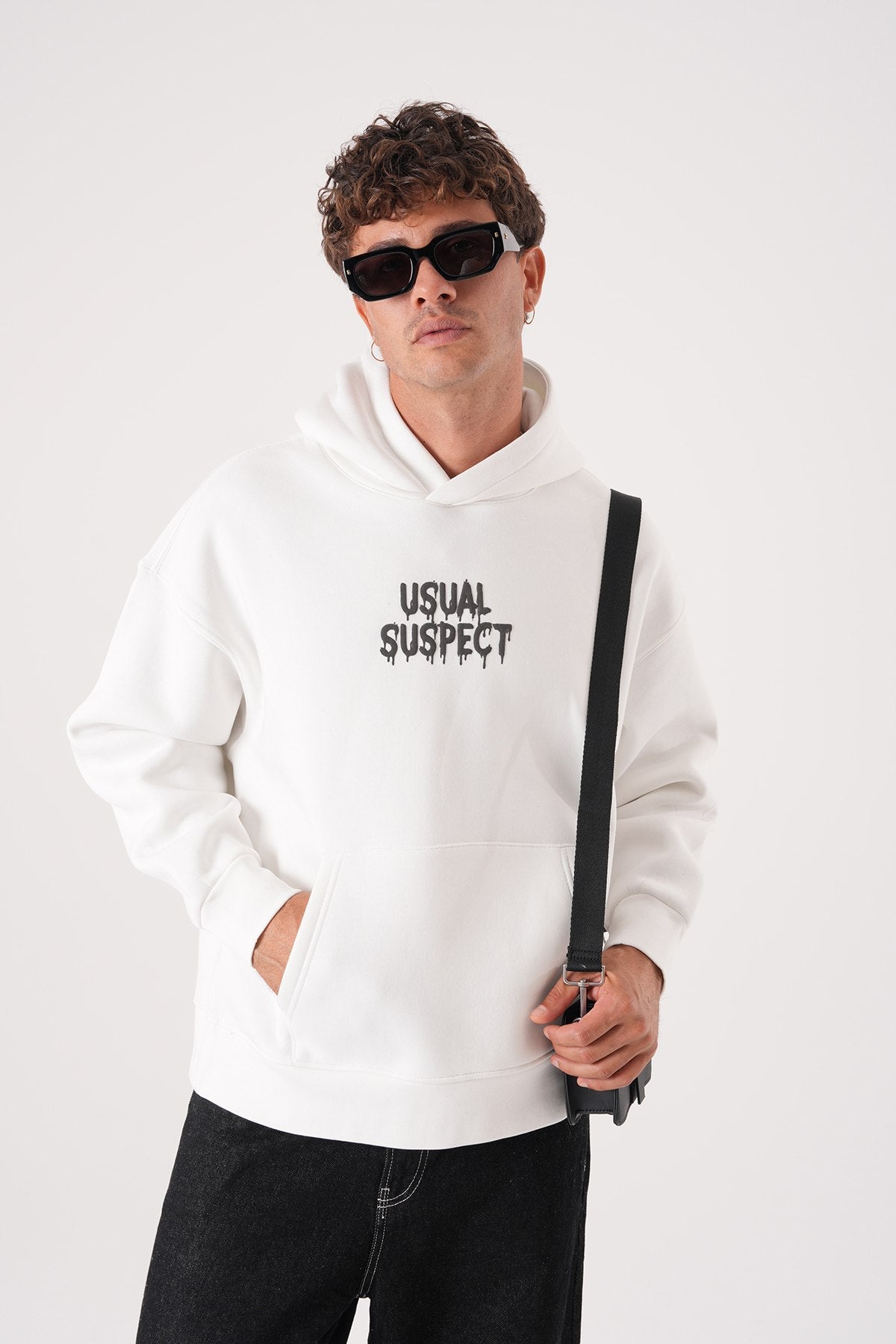 Sudadera con capucha gráfica "Sospechosos Habituales" - Sudadera oversize unisex