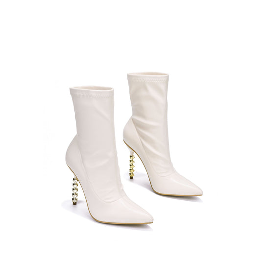 Victoria -Off White