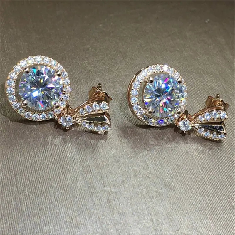 Pendientes elegantes de circonita con forma de corazón para mujer