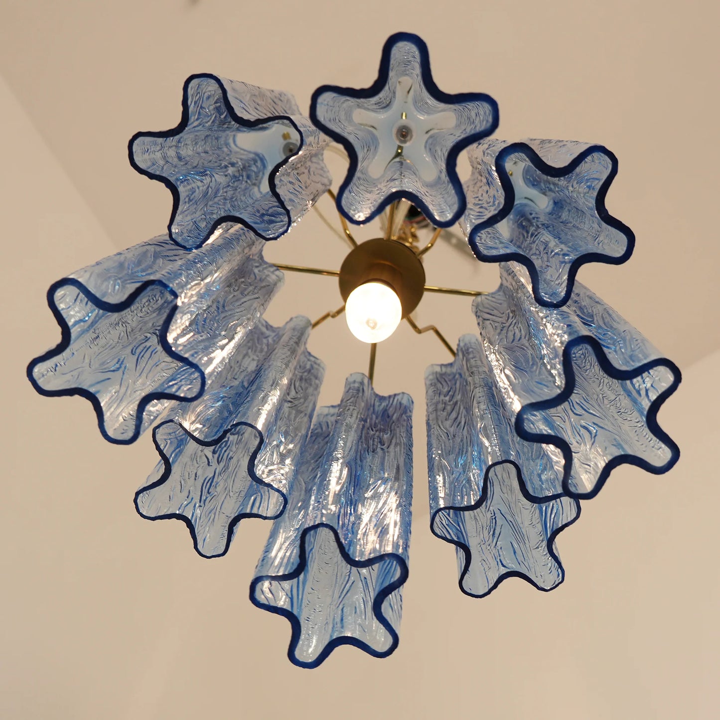Lámpara de araña vintage de cristal de Murano azul