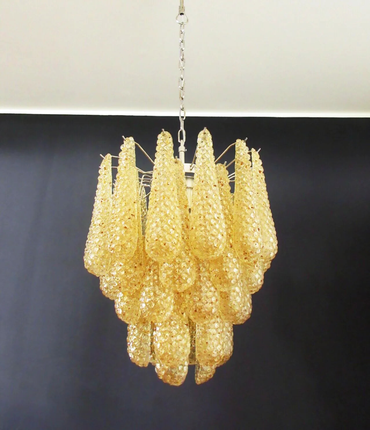 Lámpara de araña con pétalos de cristal de Murano color ámbar vintage