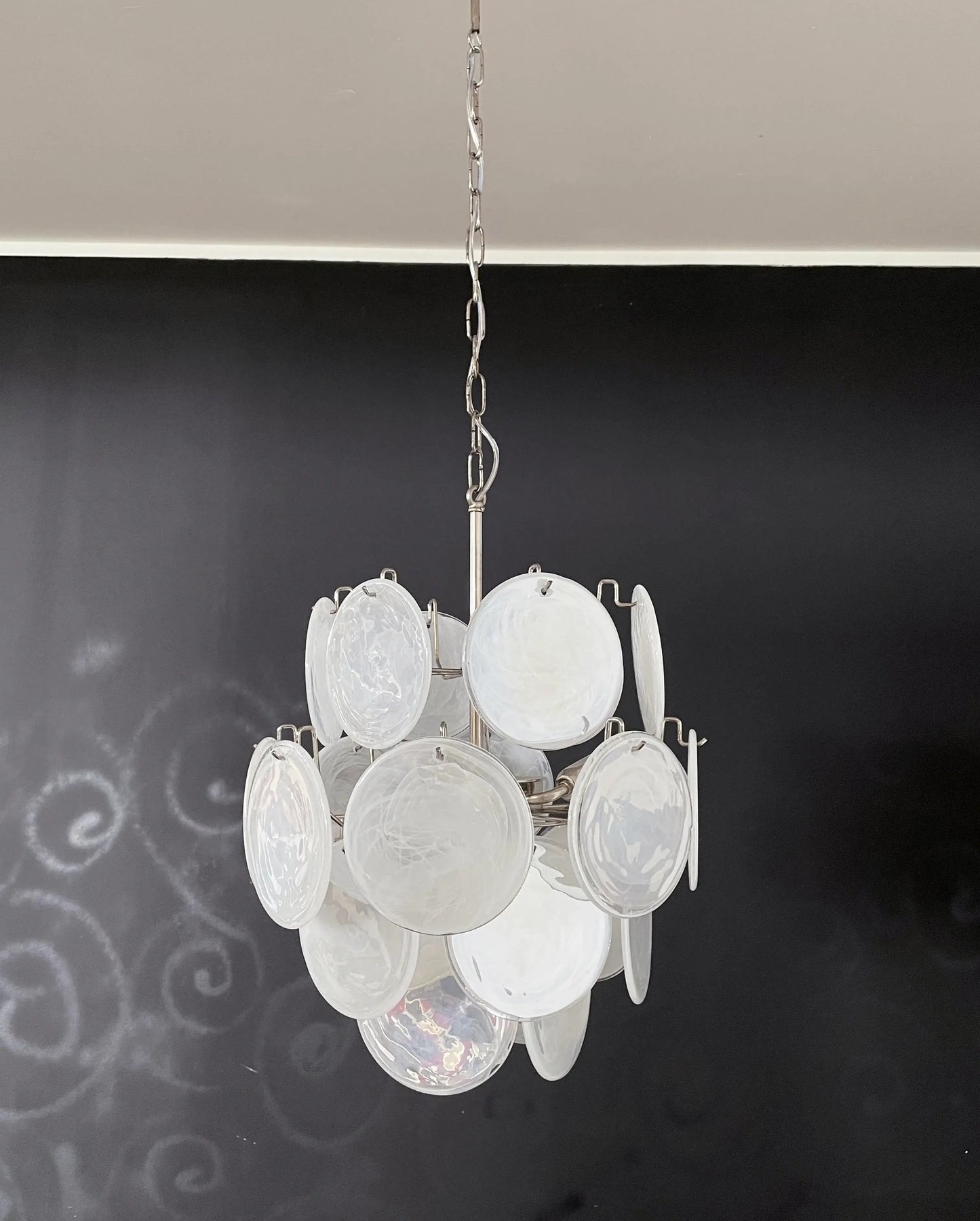 Lámpara de araña con discos de cristal blanco de Murano vintage