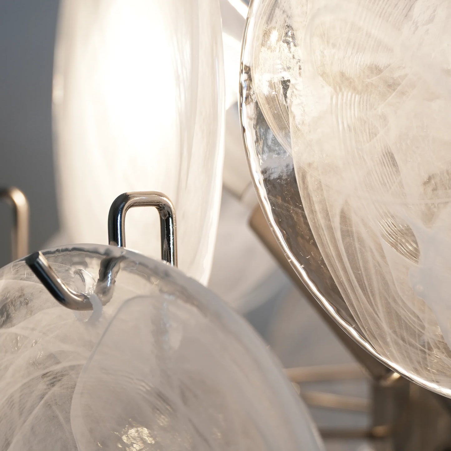 Lámpara de araña con discos de cristal blanco de Murano vintage