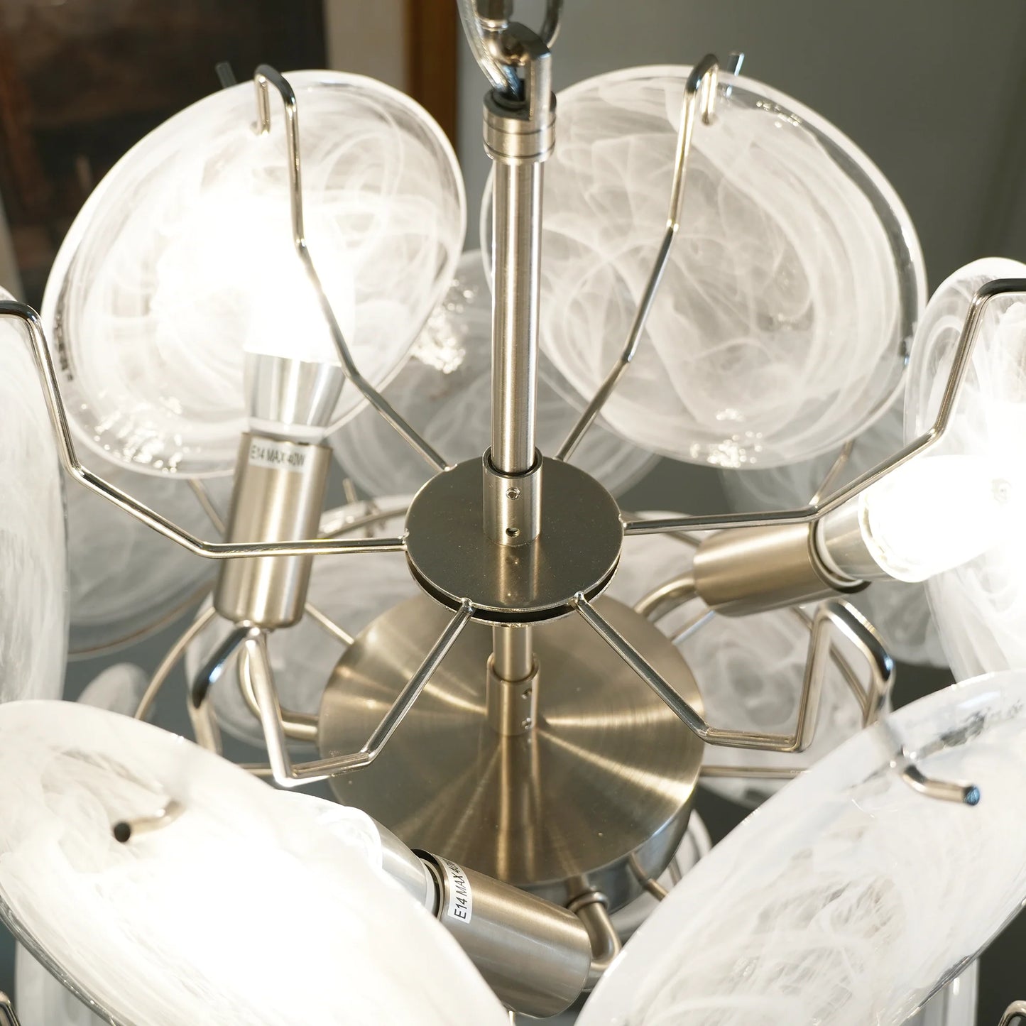 Lámpara de araña con discos de cristal blanco de Murano vintage