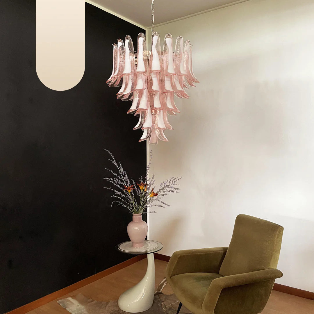 Lámpara de araña vintage con pétalos de cristal de Murano rosa
