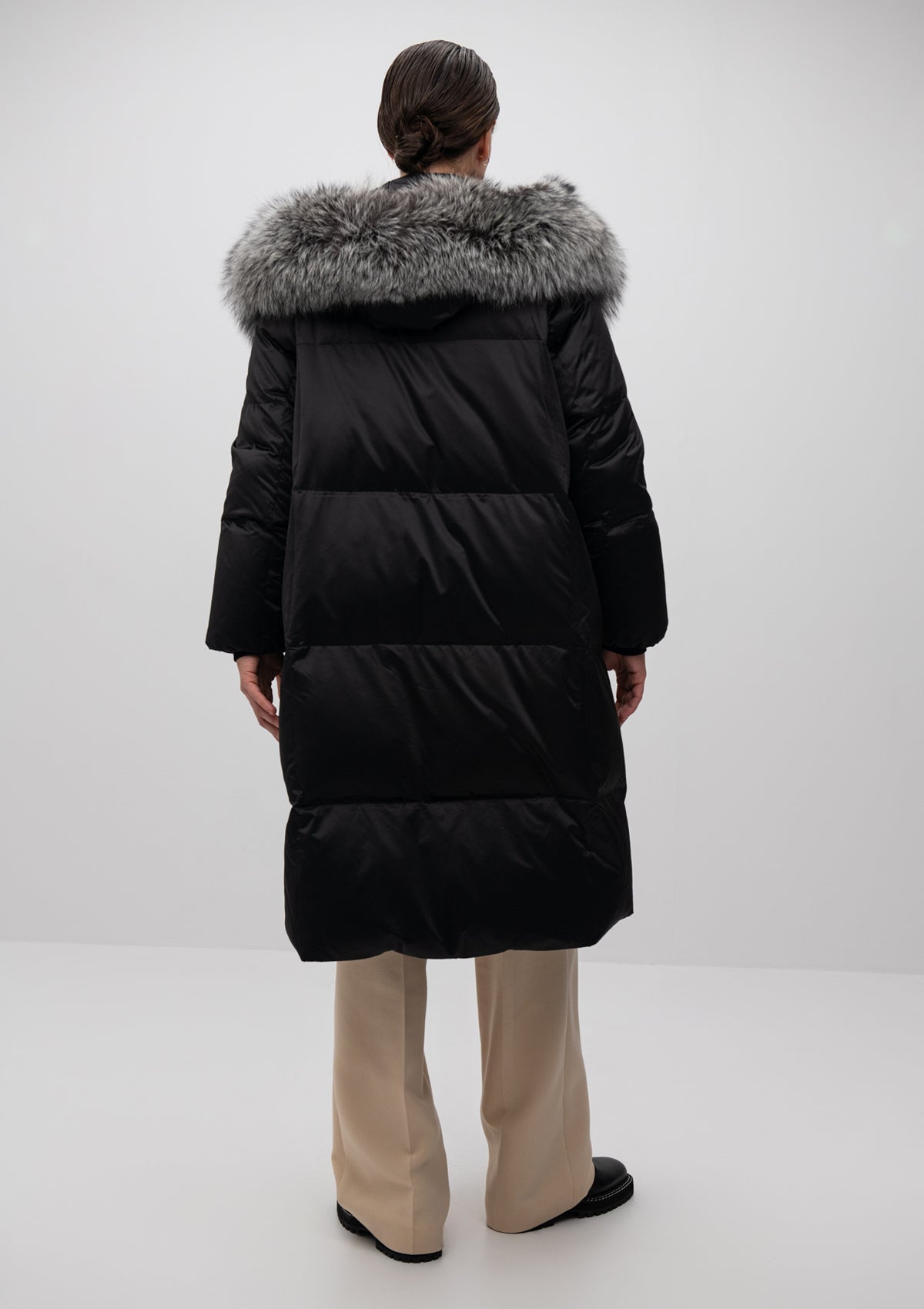 Parka Charlotte de plata genuina con piel de zorro