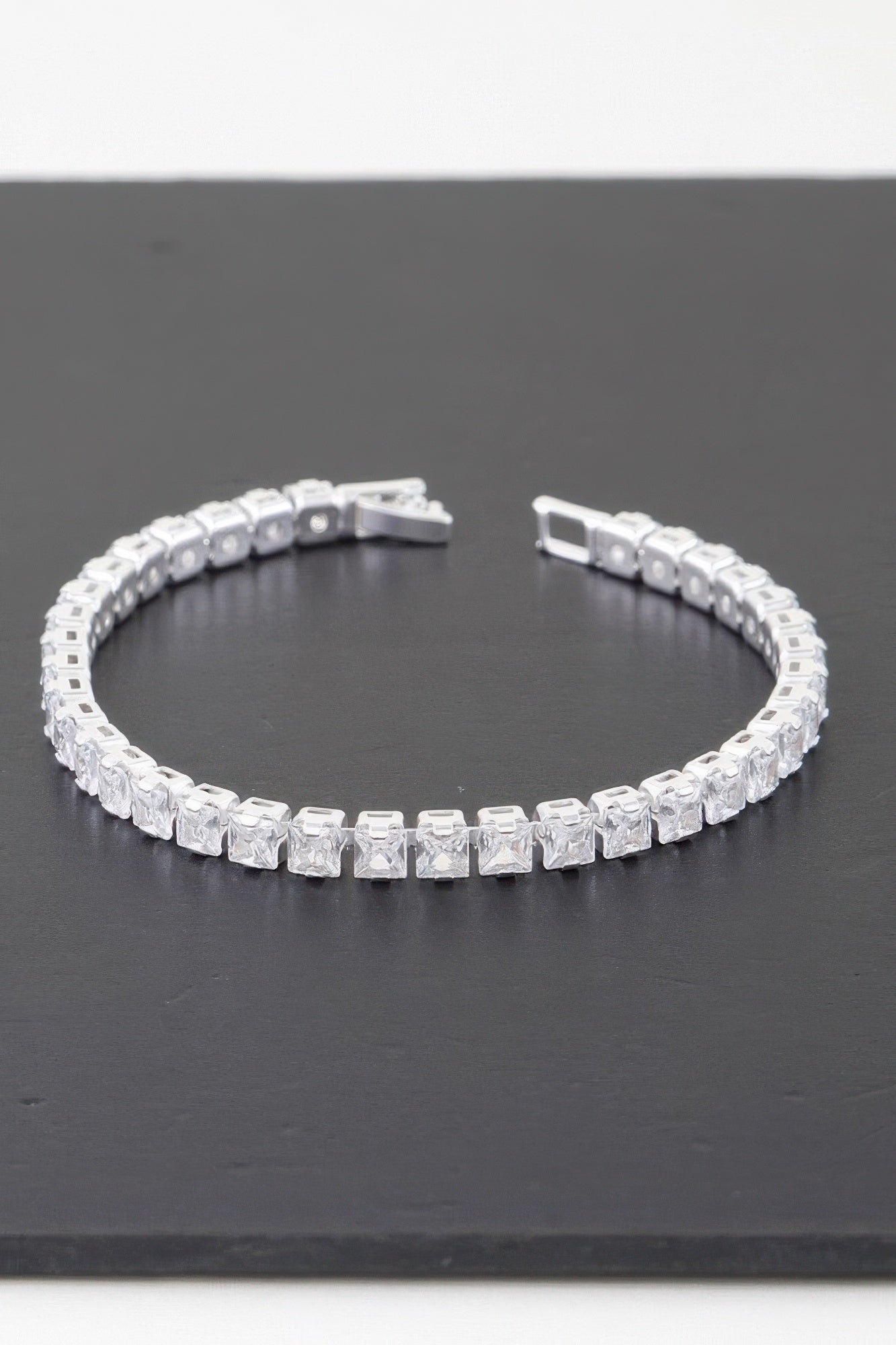 Minimal Cubic Zirconia Bracelet