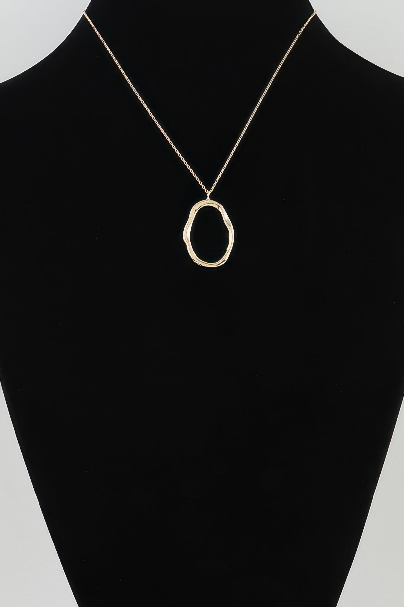 Hammered Ripple Oval Twisted Necklace