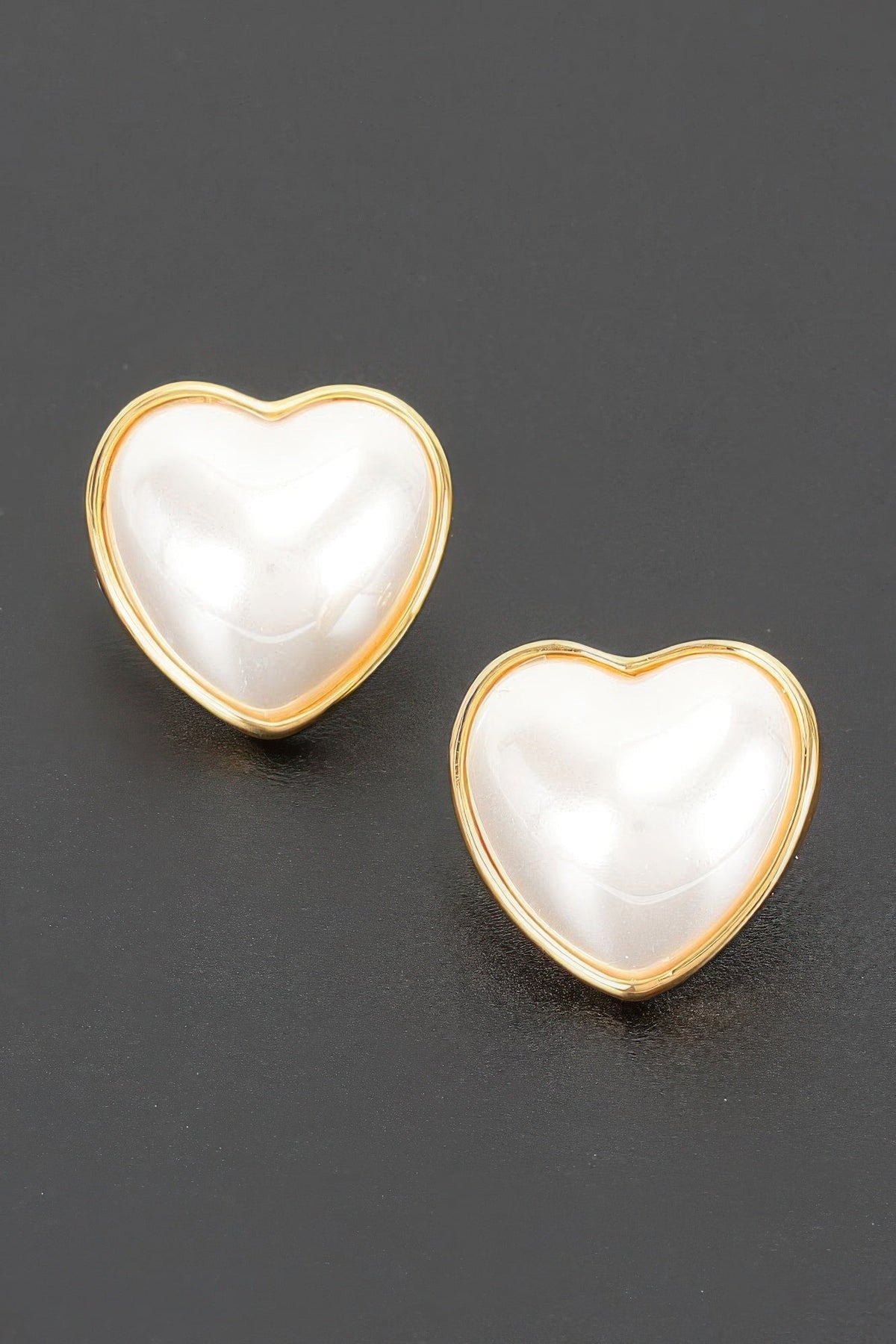 Heart-shaped Pearl Stud Earrings With Simple Metal Frame
