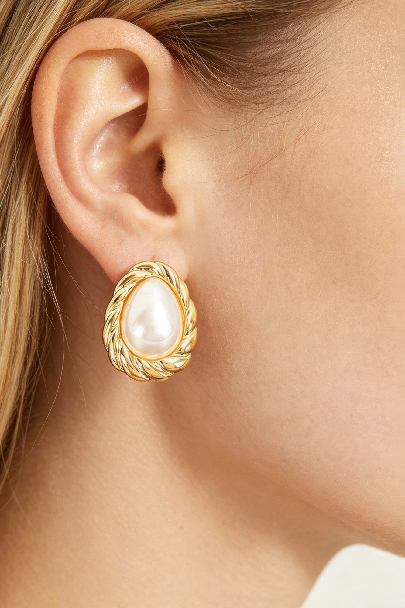 Teardrop Pearl Stud Earrings With Twisted Metal Frame