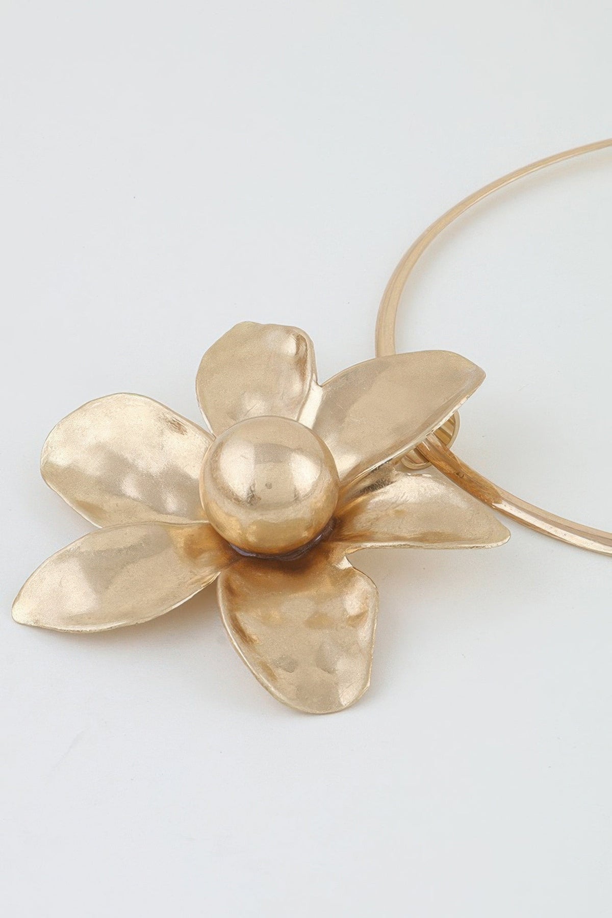 Hammered Flower Choker Necklace