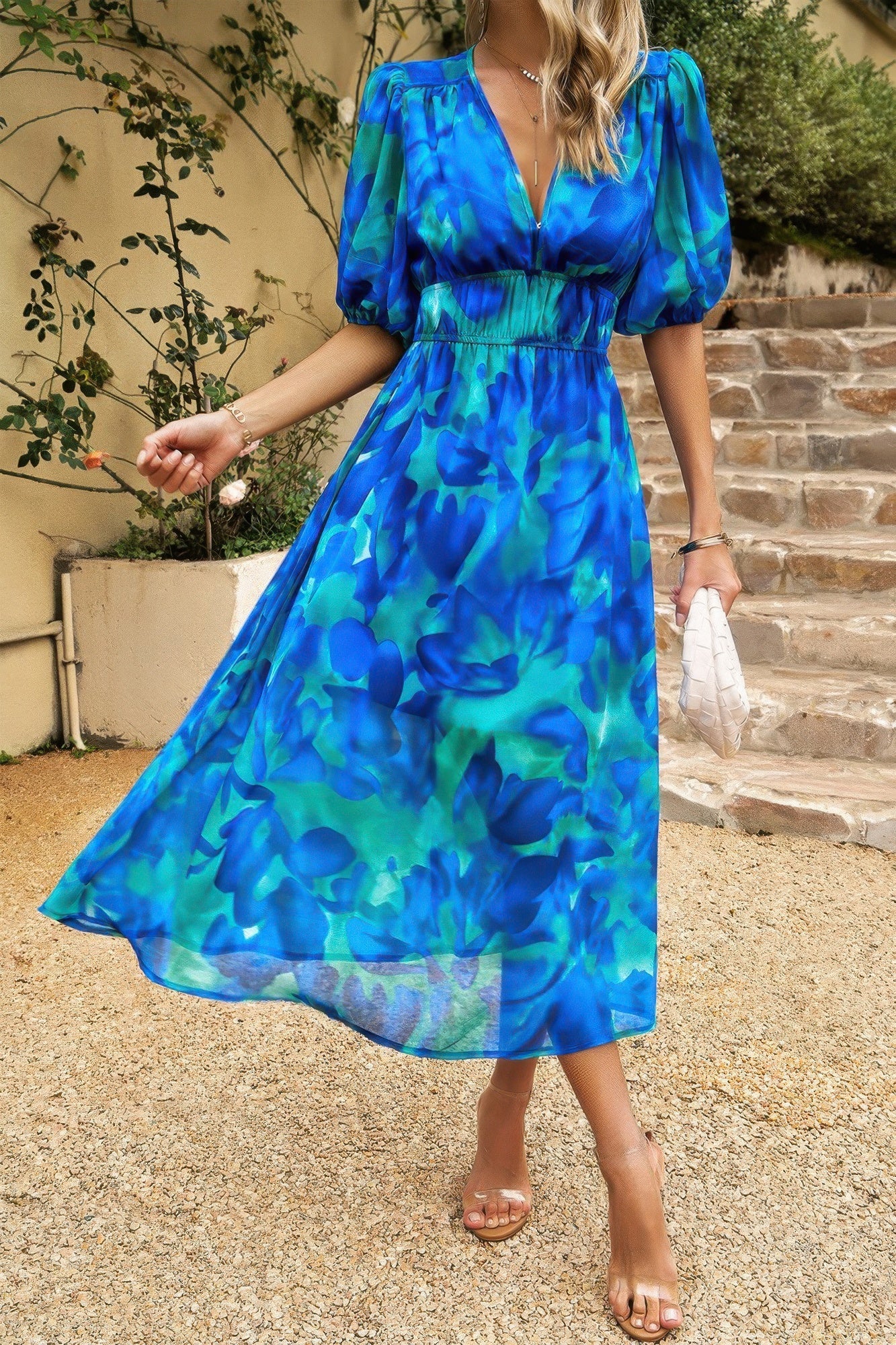 Vestido midi bohemio con cuello en V y cintura elástica. Consulta la tabla de tallas en "más detalles".