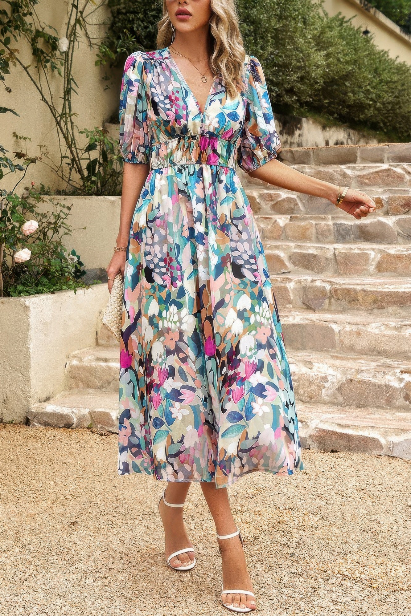 Vestido midi bohemio con cuello en V y cintura elástica. Consulta la tabla de tallas en "más detalles".