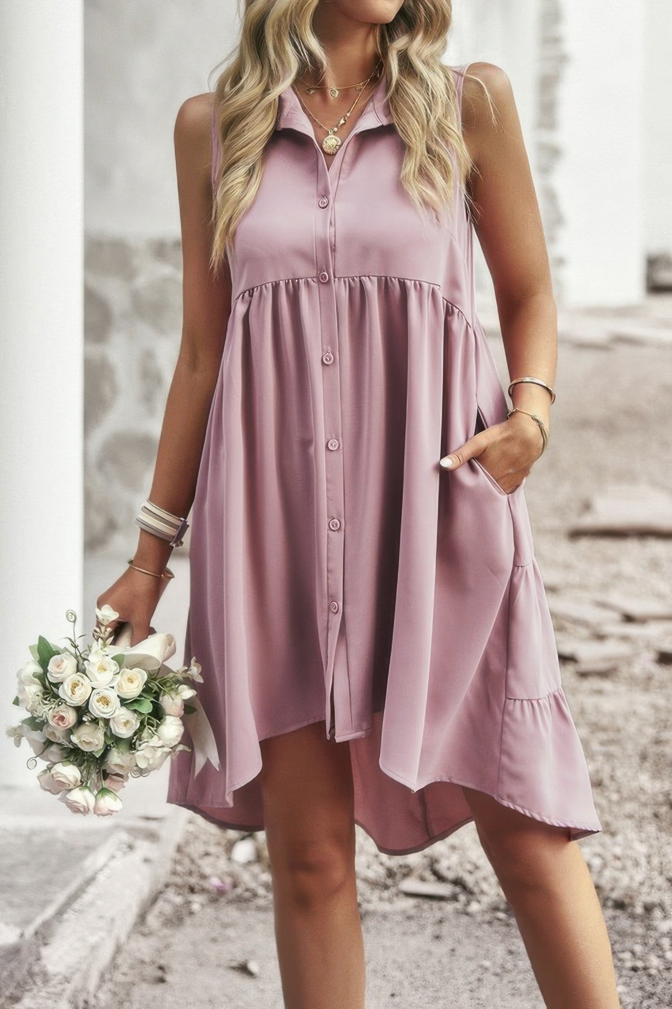 Vestido camisero peplum sin mangas liso. Consulta la tabla de tallas en "más detalles".