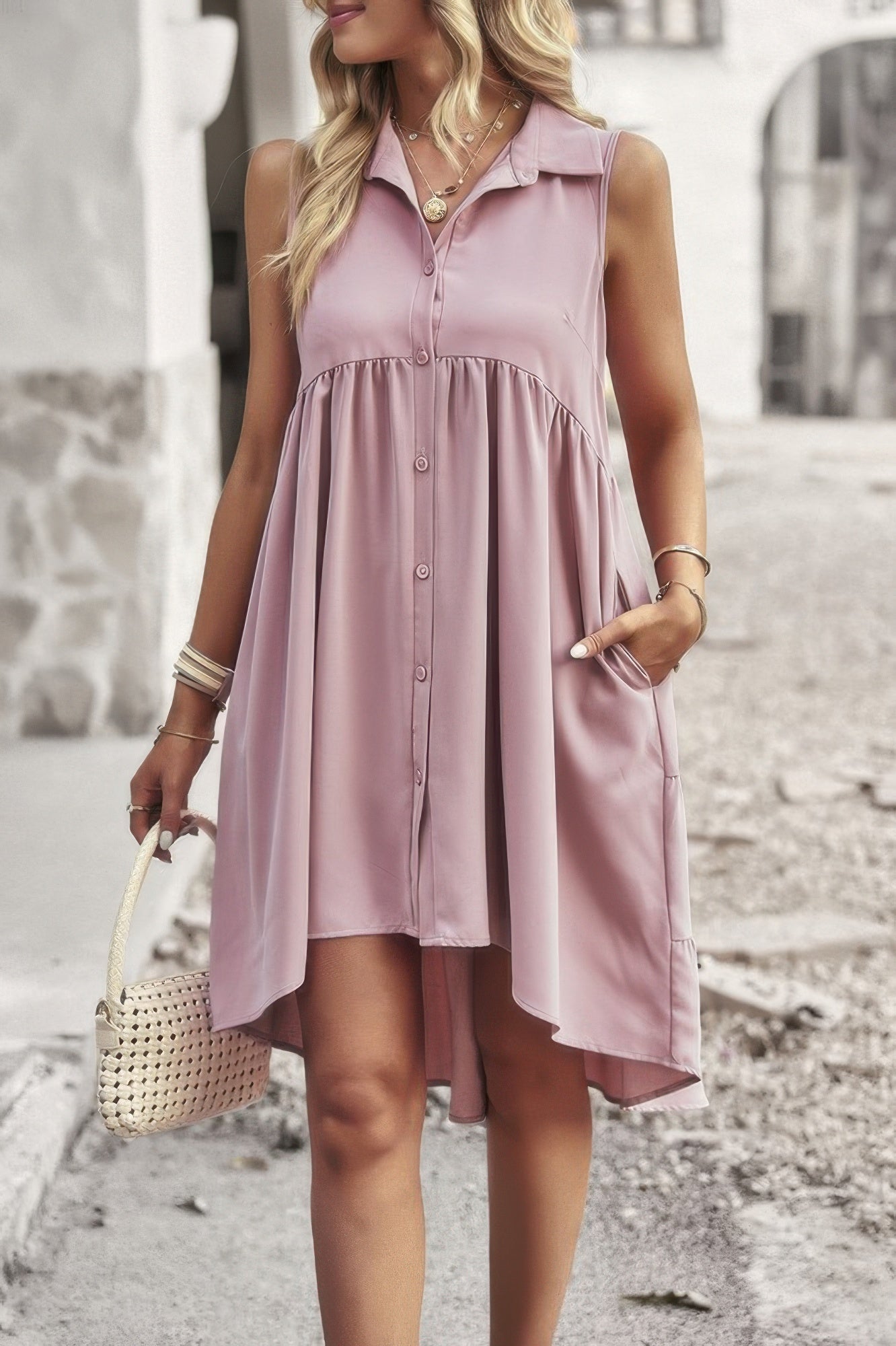 Vestido camisero peplum sin mangas liso. Consulta la tabla de tallas en "más detalles".