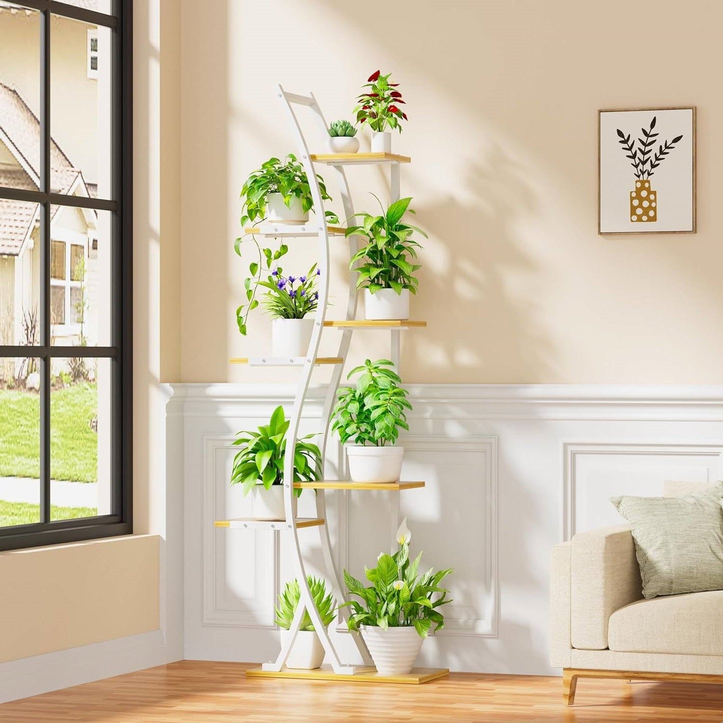 Soporte para plantas de interior de 63 pulgadas de alto con estructura de metal blanco y estantes con acabado de madera