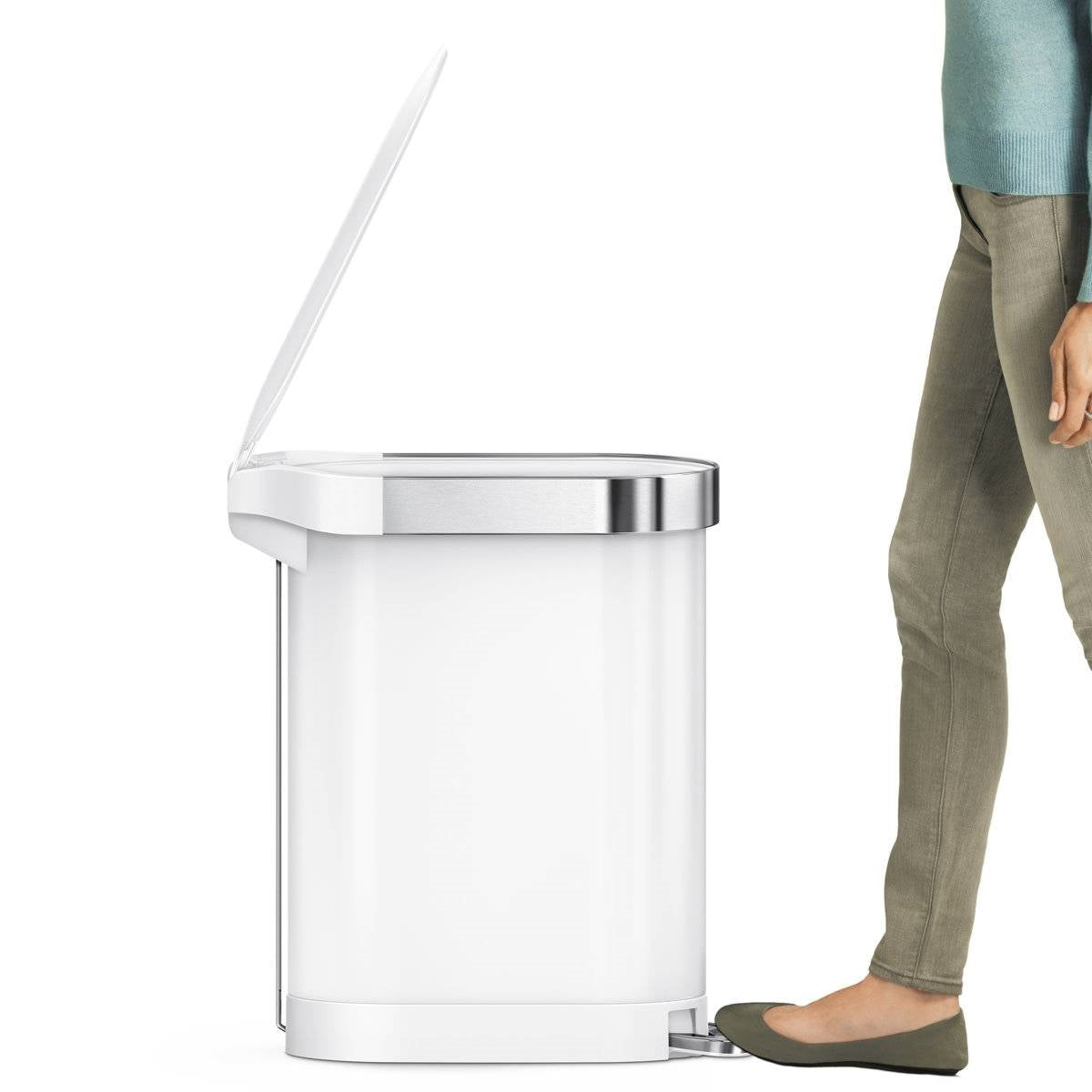Bote de basura estrecho de cocina blanco de 12 galones con tapa de fácil apertura con pedal