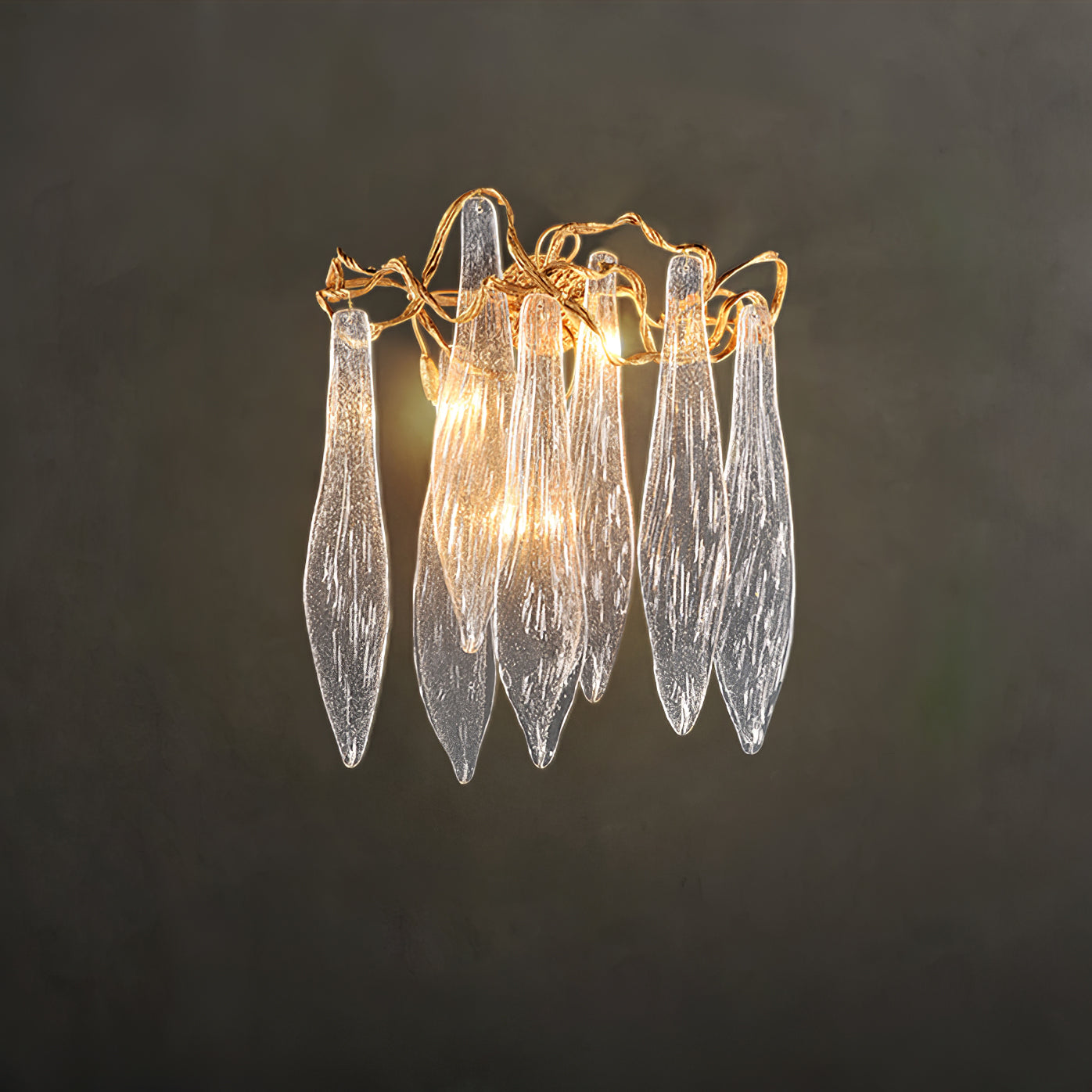 Lámpara de pared de cristal con cascada de latón