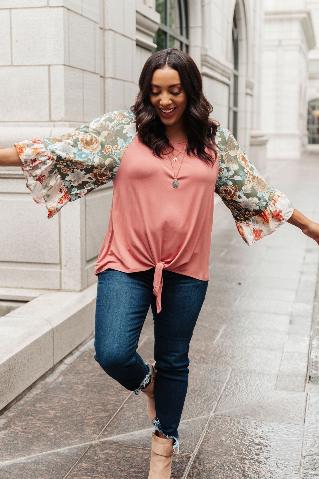 Blusa "Lleva tus flores en las mangas"