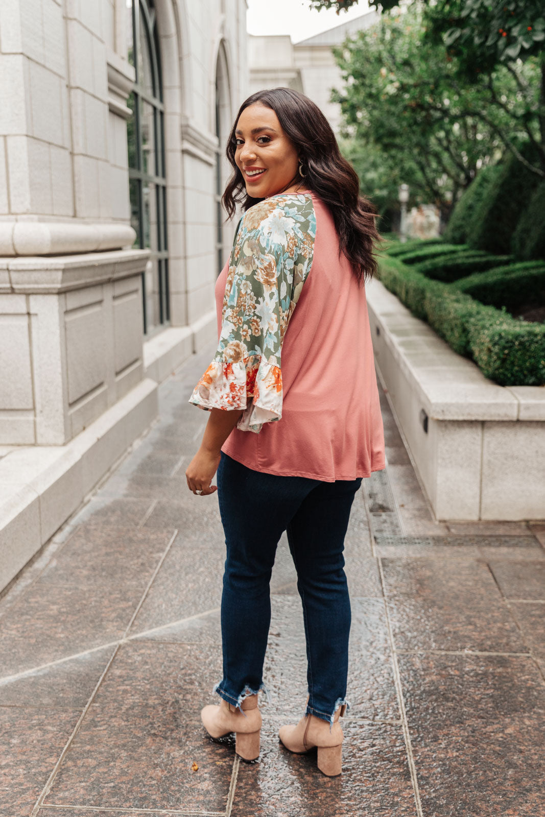 Blusa "Lleva tus flores en las mangas"
