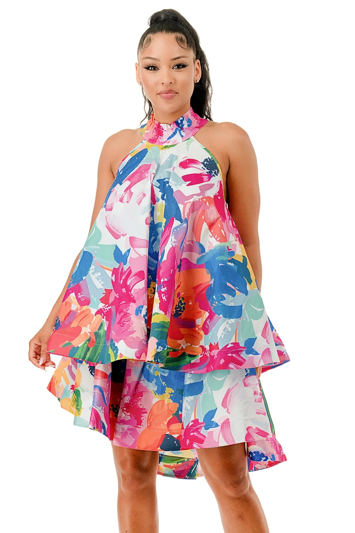 Vestido sin mangas con volantes y cuello halter