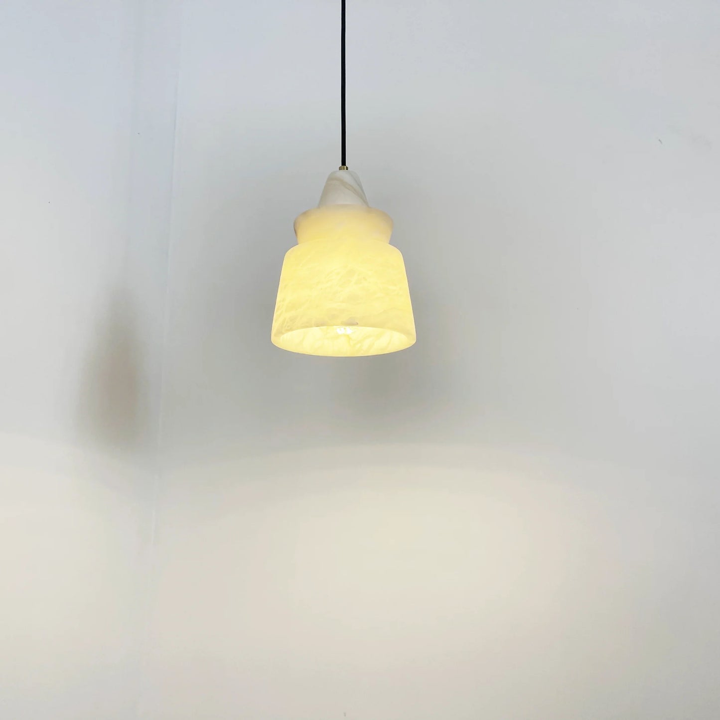 Lámpara colgante de alabastro blanco
