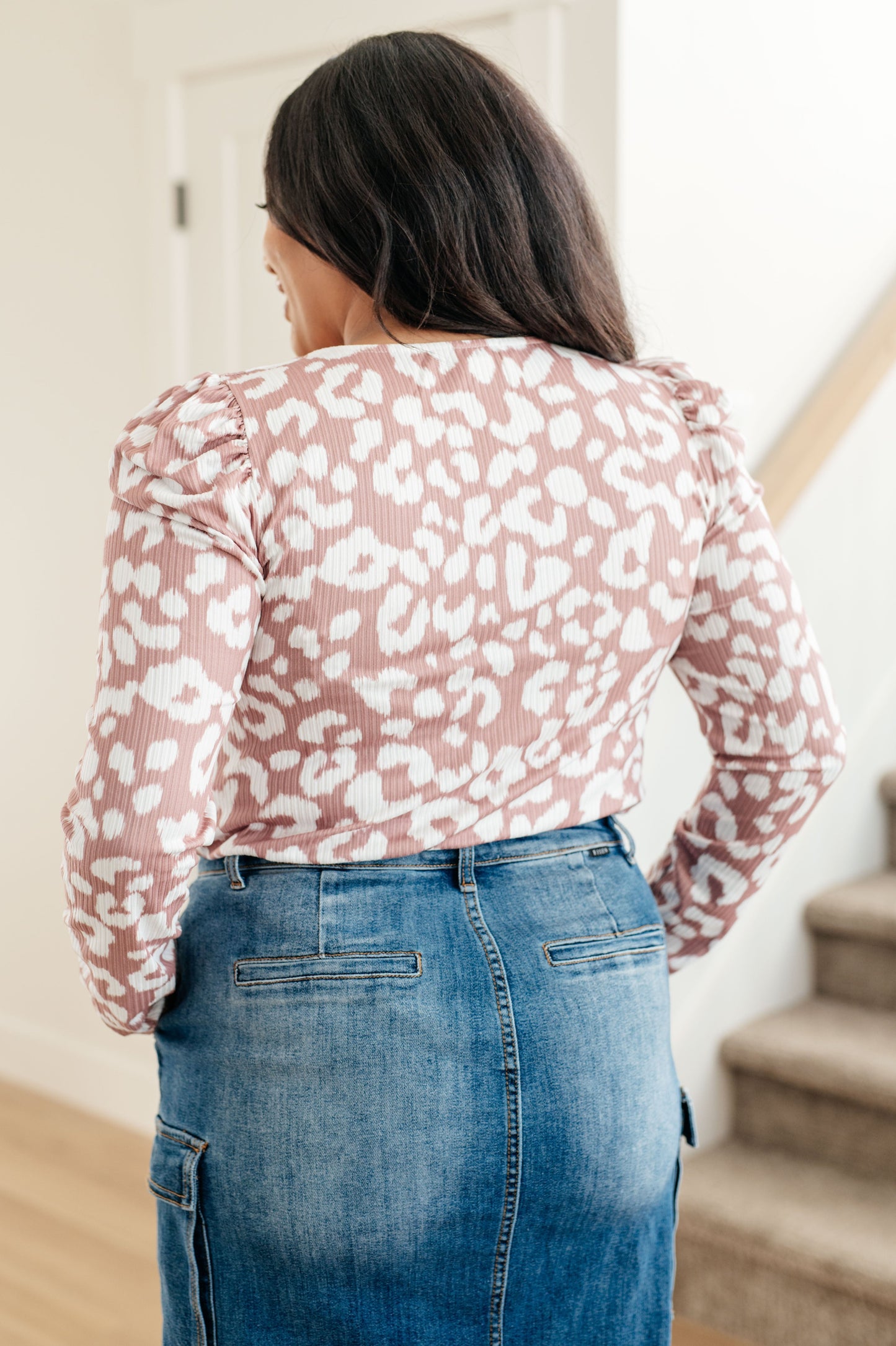 Top con estampado animal para un fin de semana salvaje