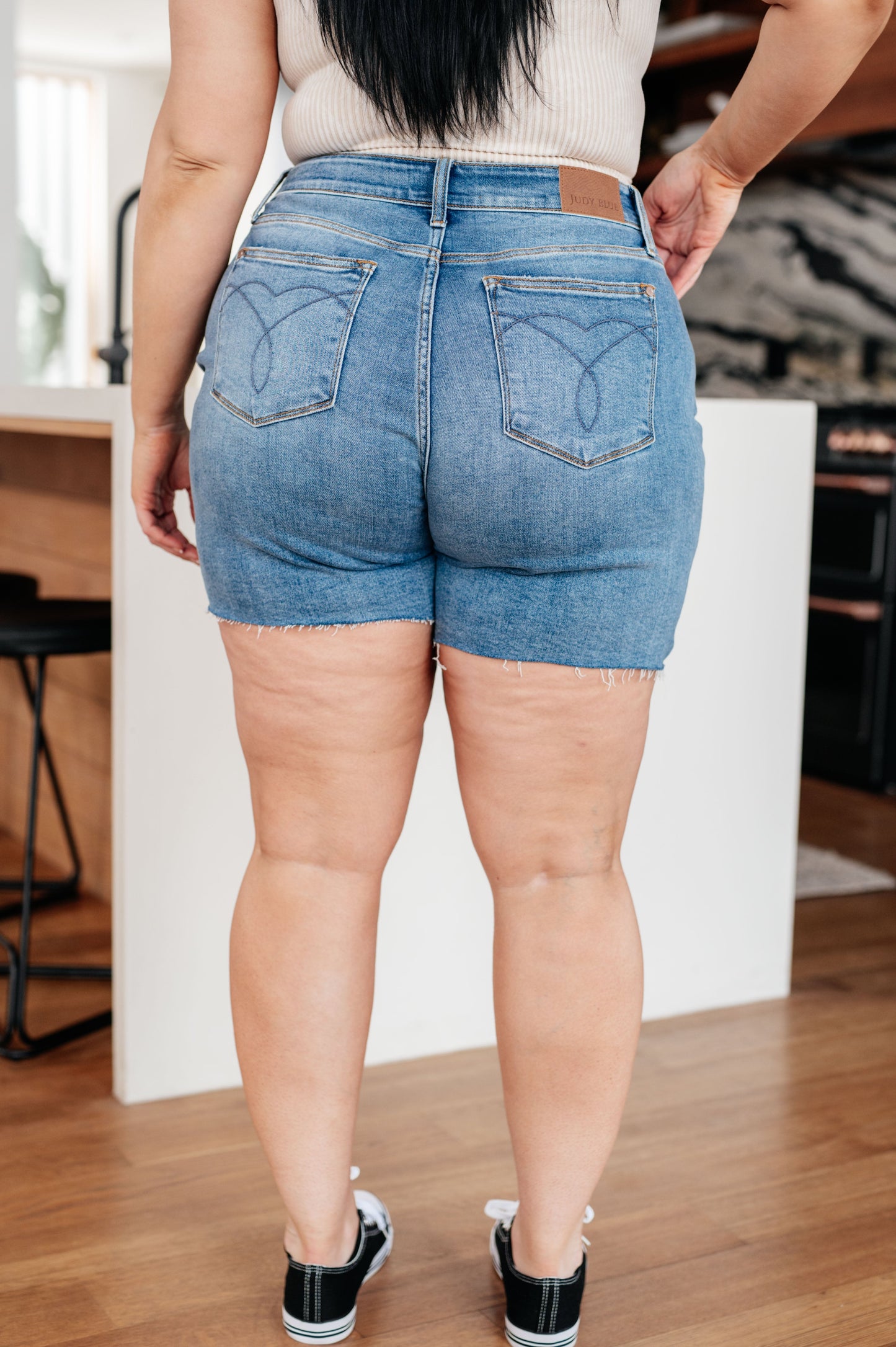 Pantalones cortos de mezclilla Willa High Rise Cutoff