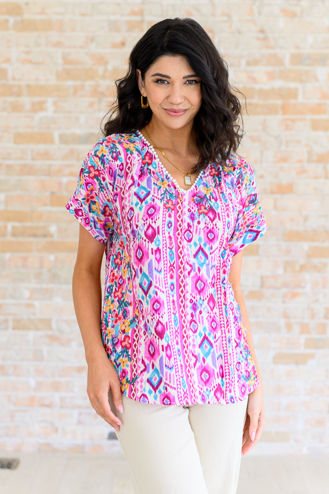 Atentamente, Top de cuello en V en magenta