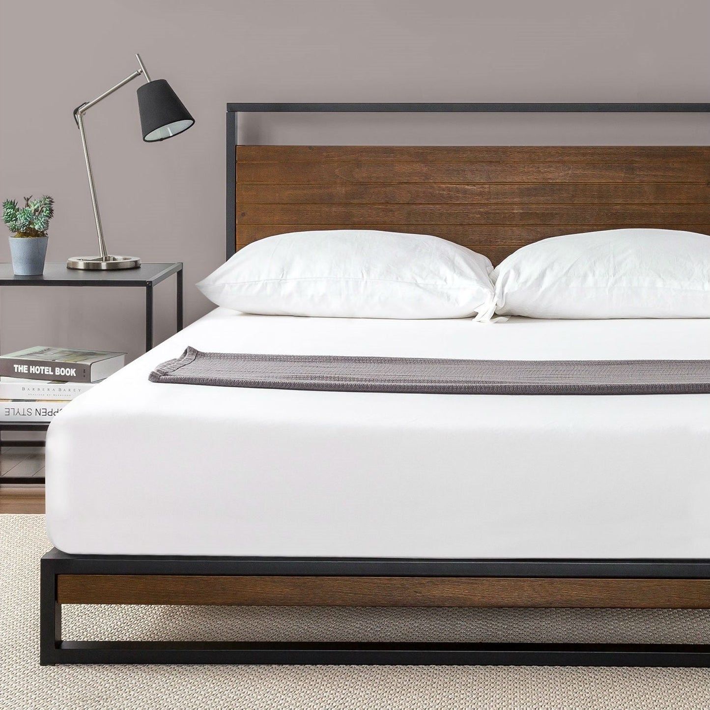 Base de cama de plataforma de metal y madera tamaño matrimonial con cabecera