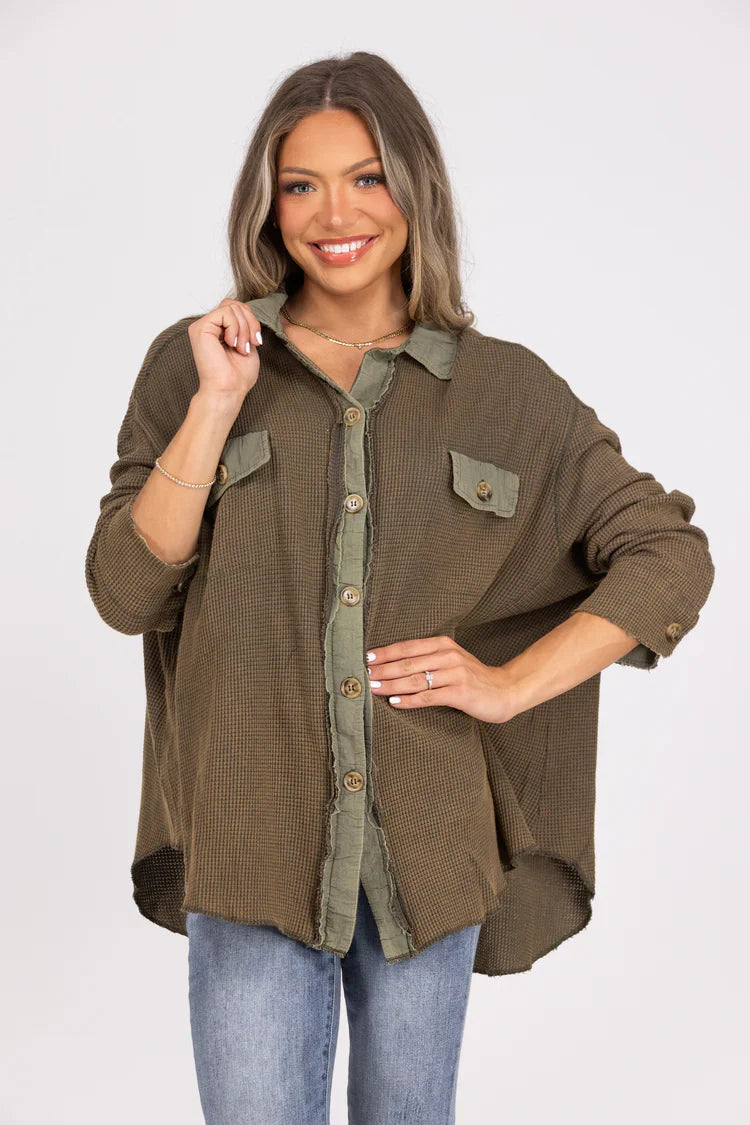 Camisa de punto gofre con botones Zenana – Marrón topo