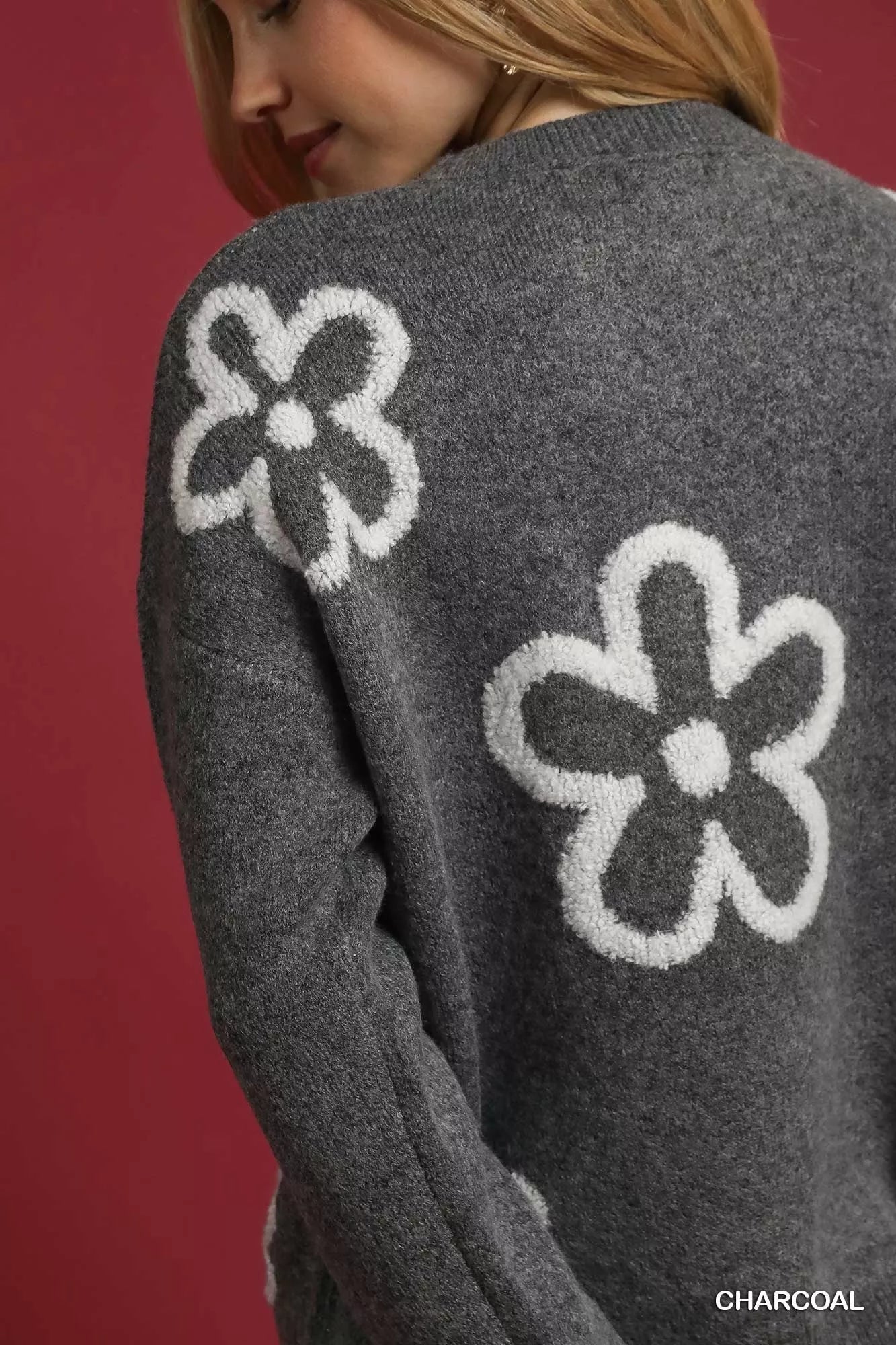 Suéter Umgee de cuello redondo con detalles florales