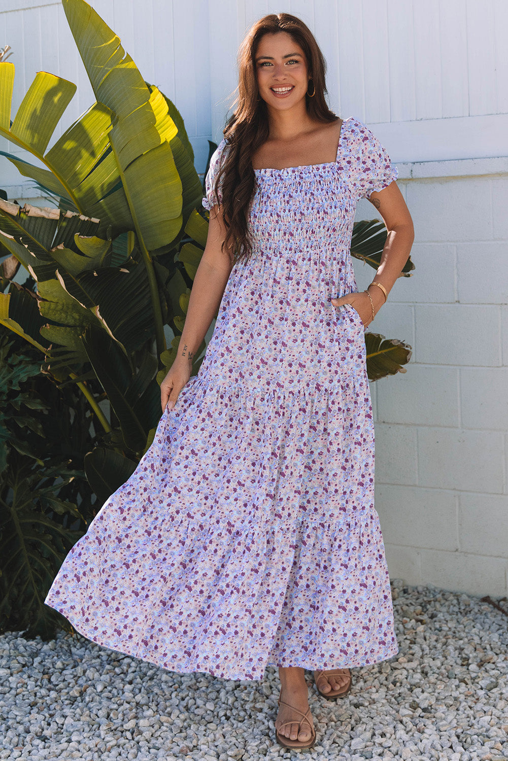 Vestido maxi fruncido de cintura alta con manga corta abullonada floral morado