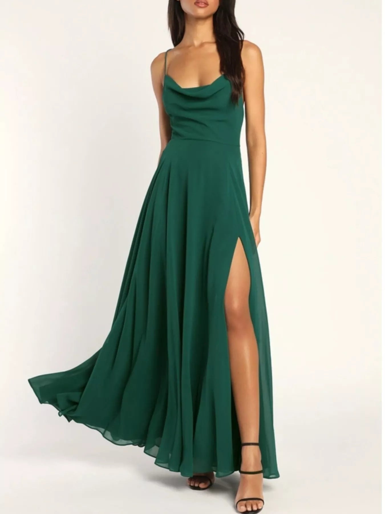 Vestido largo con cuello vuelto y abertura
