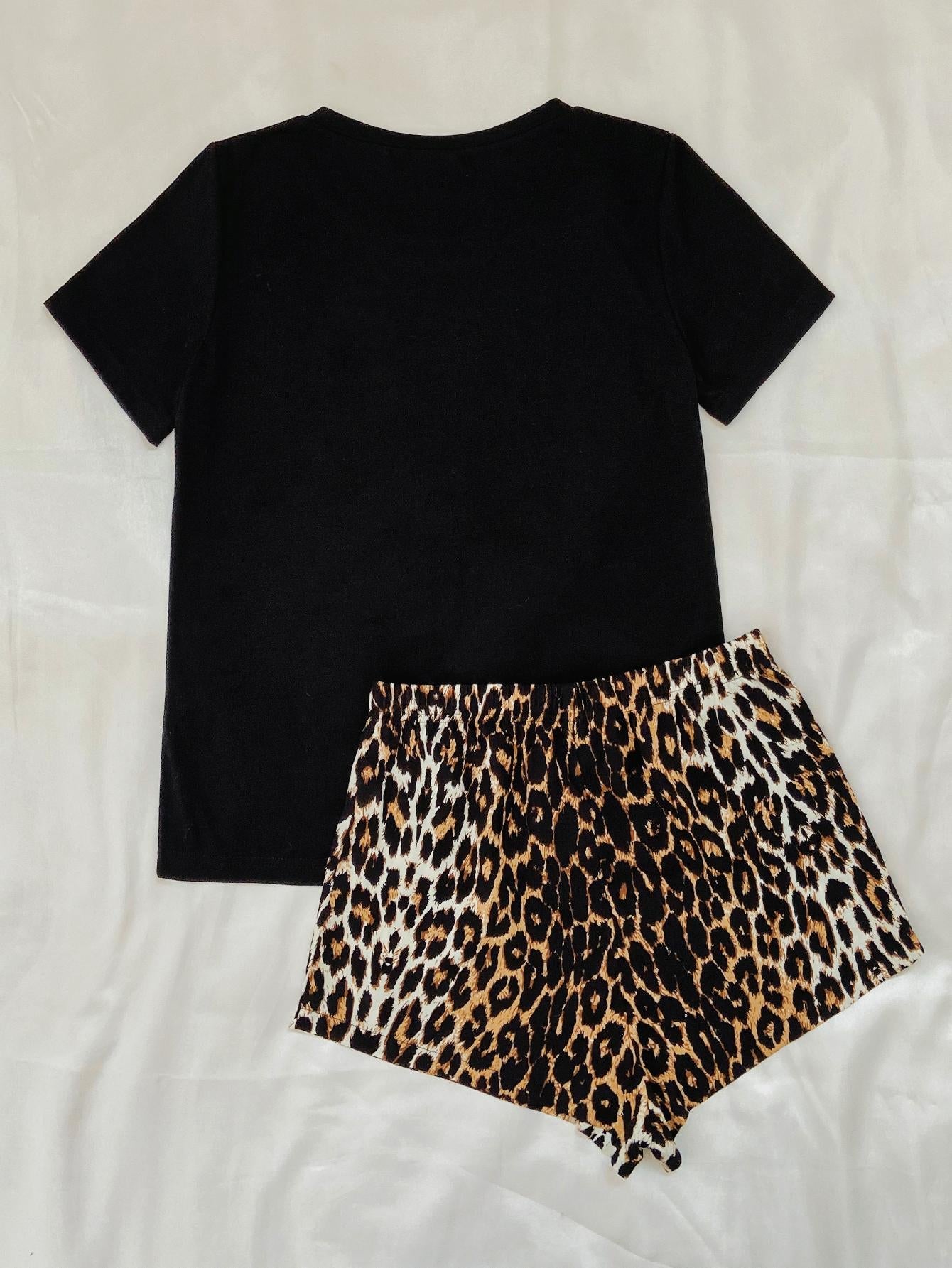 Conjunto de salón de camiseta y pantalón corto con estampado de labios de leopardo