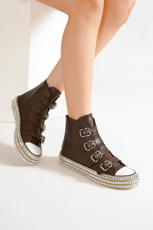 Zapatillas de Plataforma con Tachuelas y Correas con Hebillas Múltiples Beast Fashion