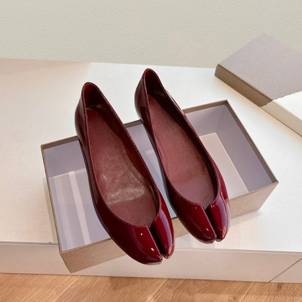 Women's Slip-on Split Toe Flats
