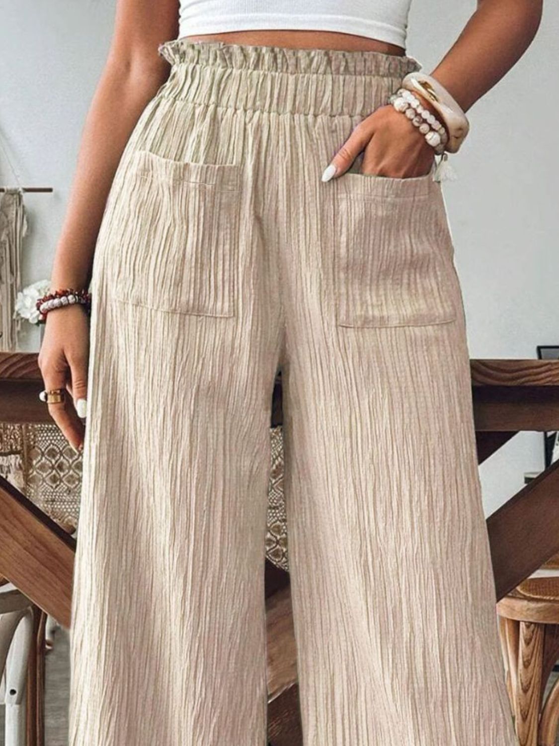 Pantalones de pernera ancha con cintura elástica y bolsillos