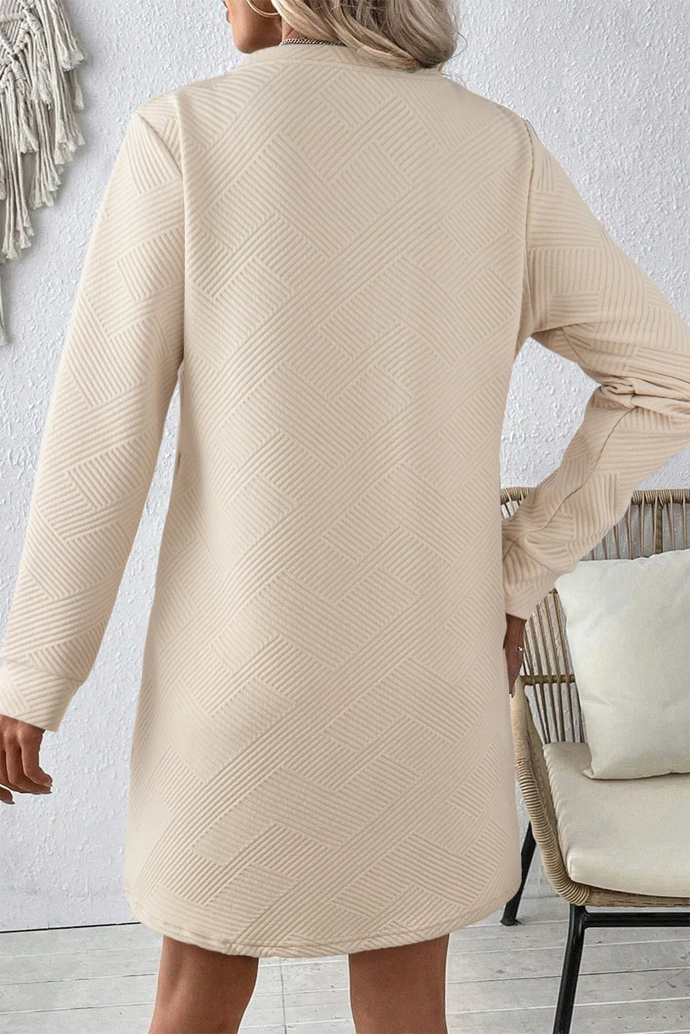 Minivestido de manga larga con cuello redondo y textura