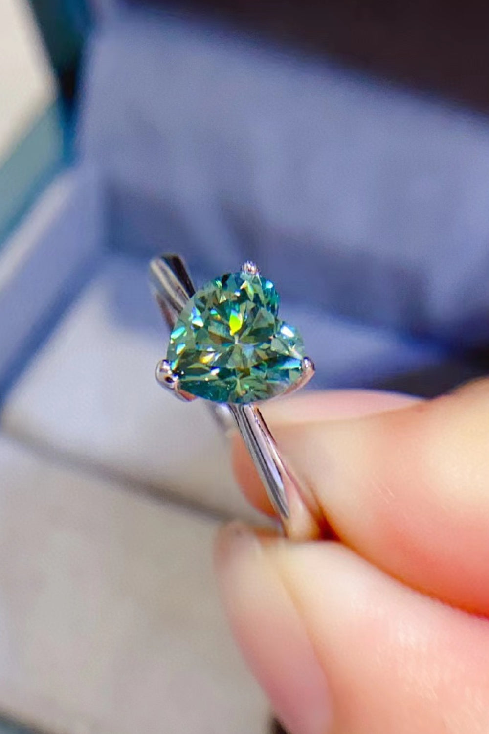 Anillo de Plata de Ley 925 con Corazón de Moissanita de 1 Quilate