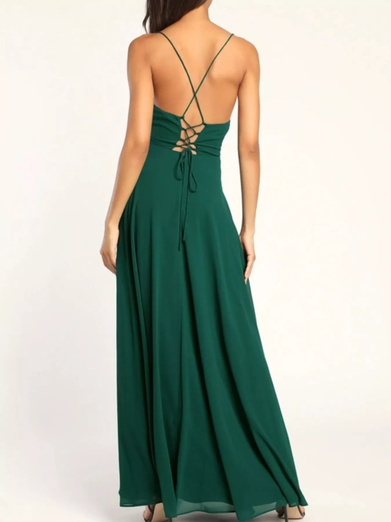 Vestido largo con cuello vuelto y abertura