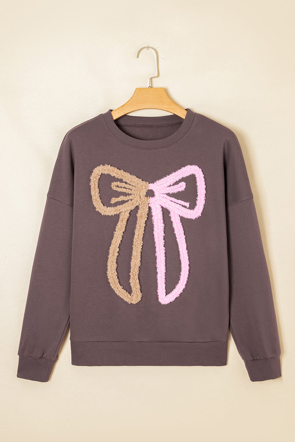 Sudadera con hombros caídos de rizo y patrón de lazo color caqui oscuro