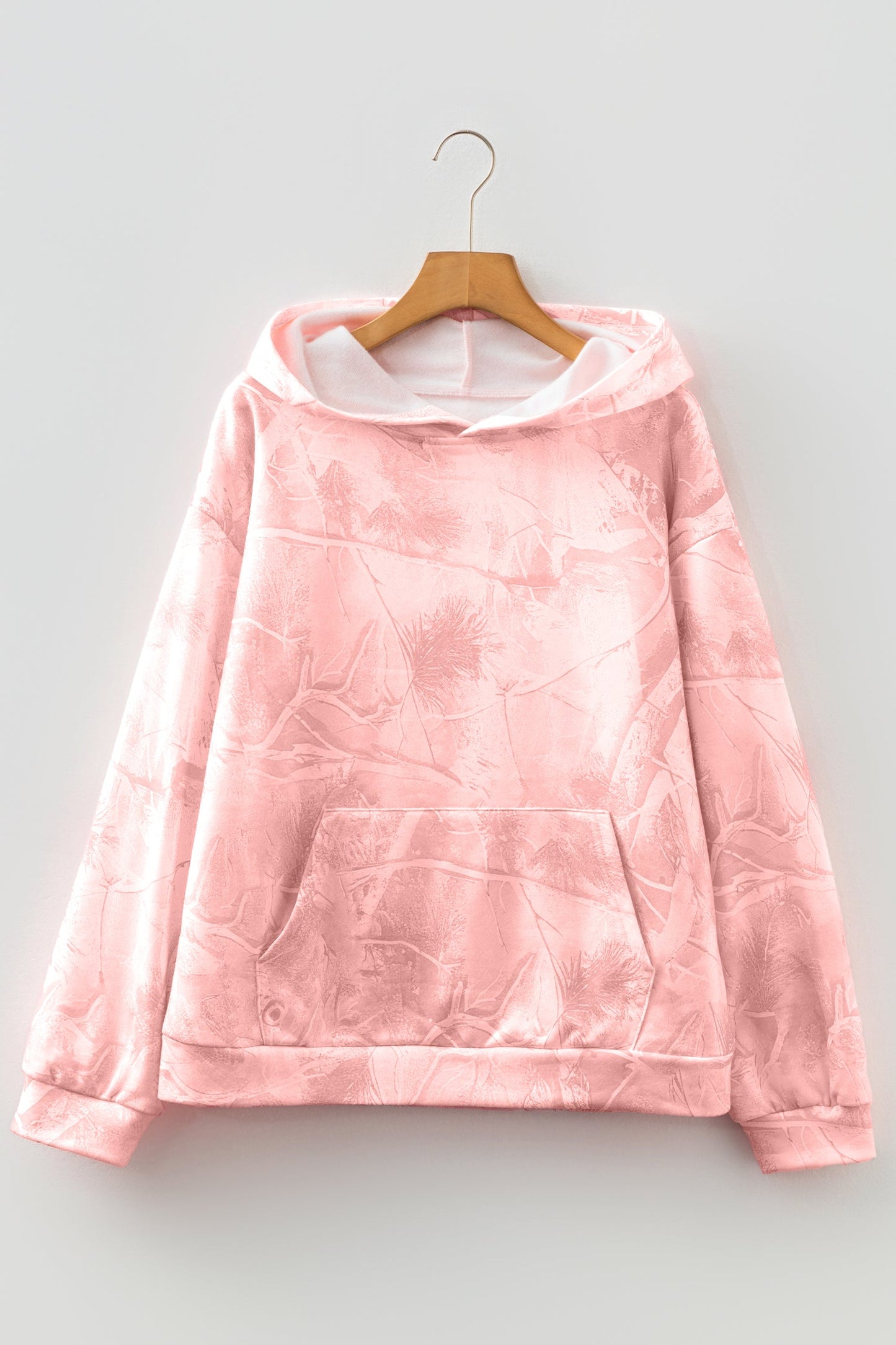 Sudadera con capucha deportiva extragrande con estampado de camuflaje Woodland rosa claro