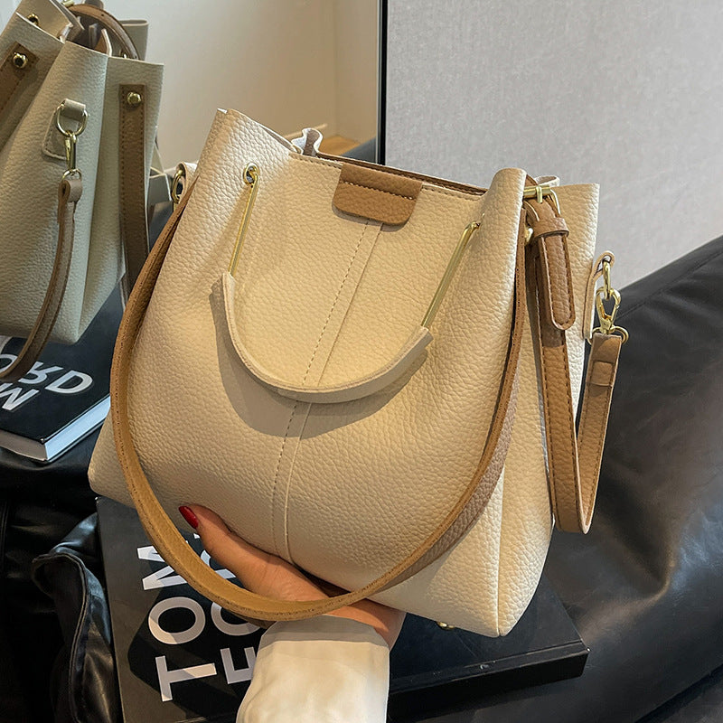 Women's Large-Capacity Textured Bucket Travel Bag