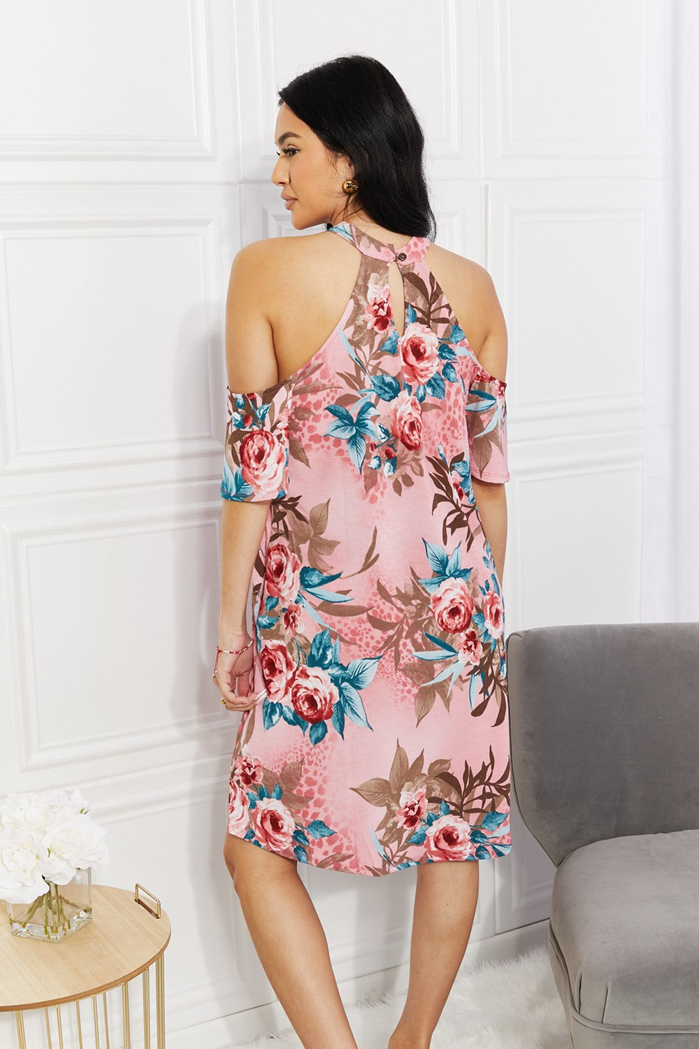 Vestido con hombros descubiertos Sew In Love de tamaño completo con estampado de flores frescas