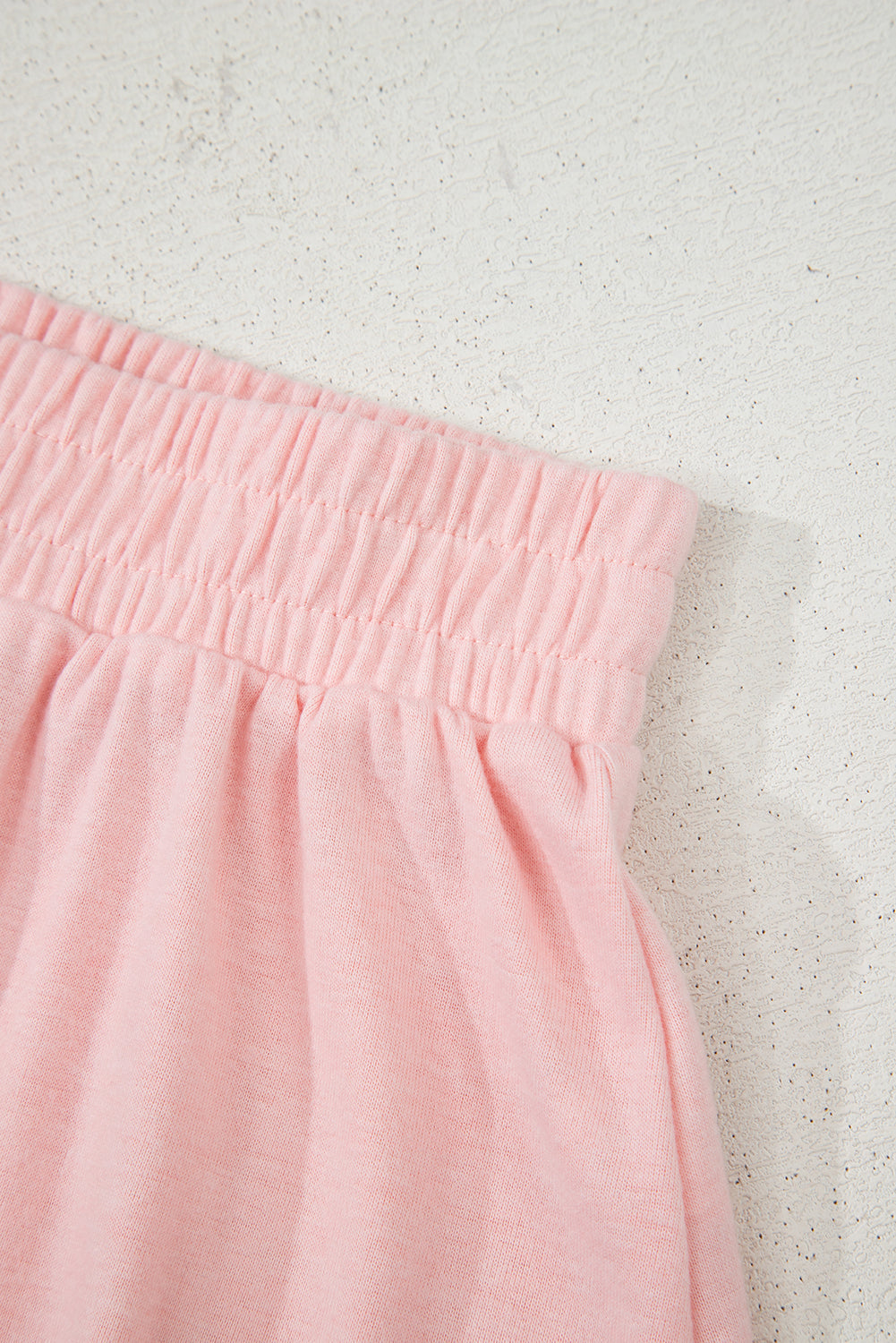 Conjunto de descanso de 3 piezas de top corto, pantalón corto y cárdigan en rosa claro